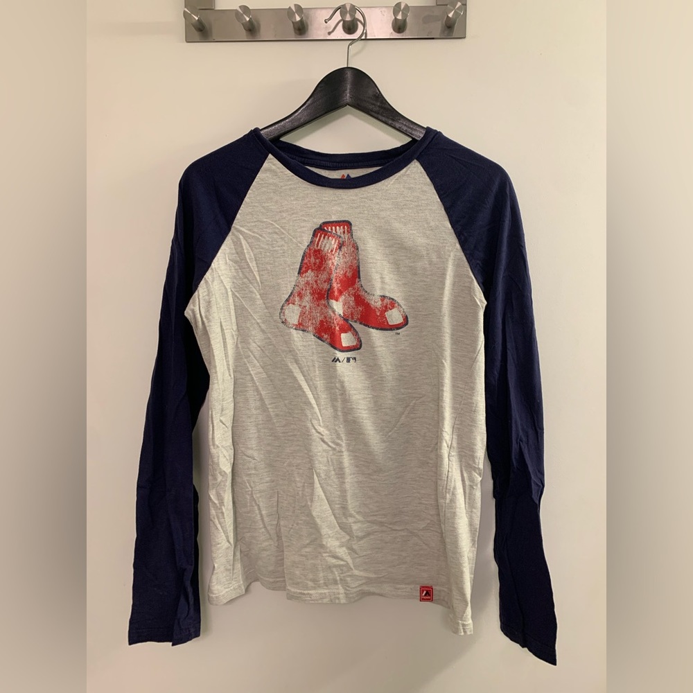 MLB Official Merchandise Boston Red Sox long sleeve tshirt